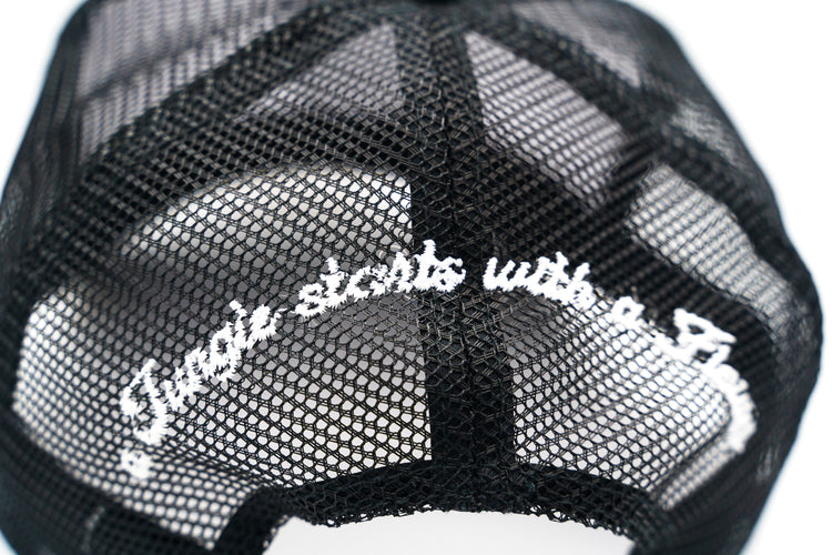 FLOWER BLACK&WHITE TRUCKER HAT