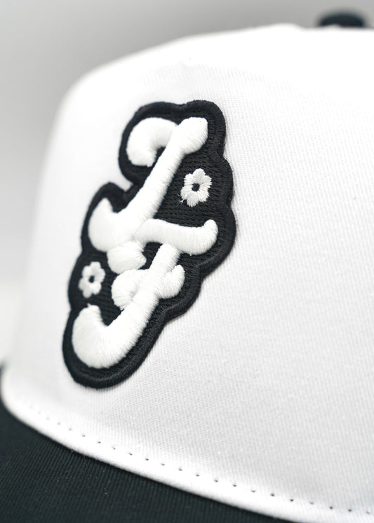 FLOWER BLACK&amp;WHITE TRUCKER HAT